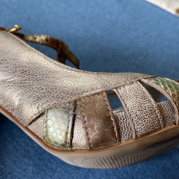 Carlos Santana Leather Metallic Multi-color 5” Heel Sandals - Picture 8 of 8